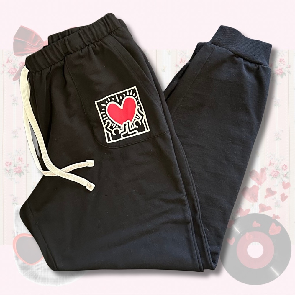 Keith Haring women’s black sweatpants with “HEART” print women’s size Medium